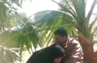порно секс Поймано между двумя парами больших сиськов